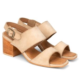 Adelante Serena Oatmeal Leather Sandals, Size 8C
